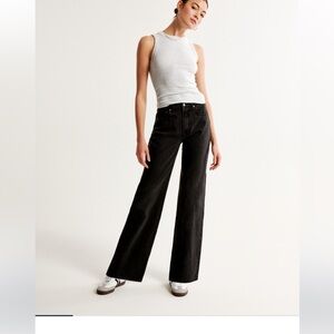 BRAND NEW Abercrombie Loose High Rise Jeans